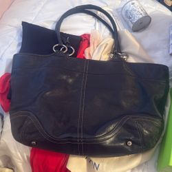 Beautiful Coach Purse In Great Condition 