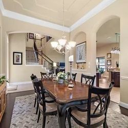 Hooker Furniture Dining Table, 2 Leaves, Chairs