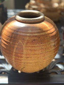 Rare 1960s Marilyn Levine stoneware vase