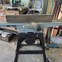 Delta Jointer In Excelente Condición 