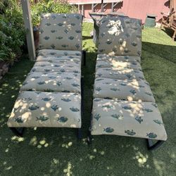 Dos Bancas De Patio.