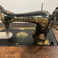 1930’s Singer Sewing Machine 