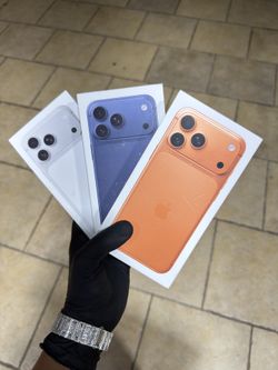 BRAND NEW UNLOCKED iPhone 17 Pro Max 256GB $1299 or $60 Down!