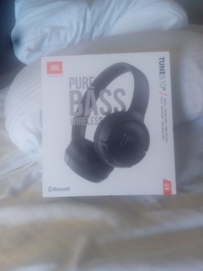 JBL Wireless Bluetooth Headphones