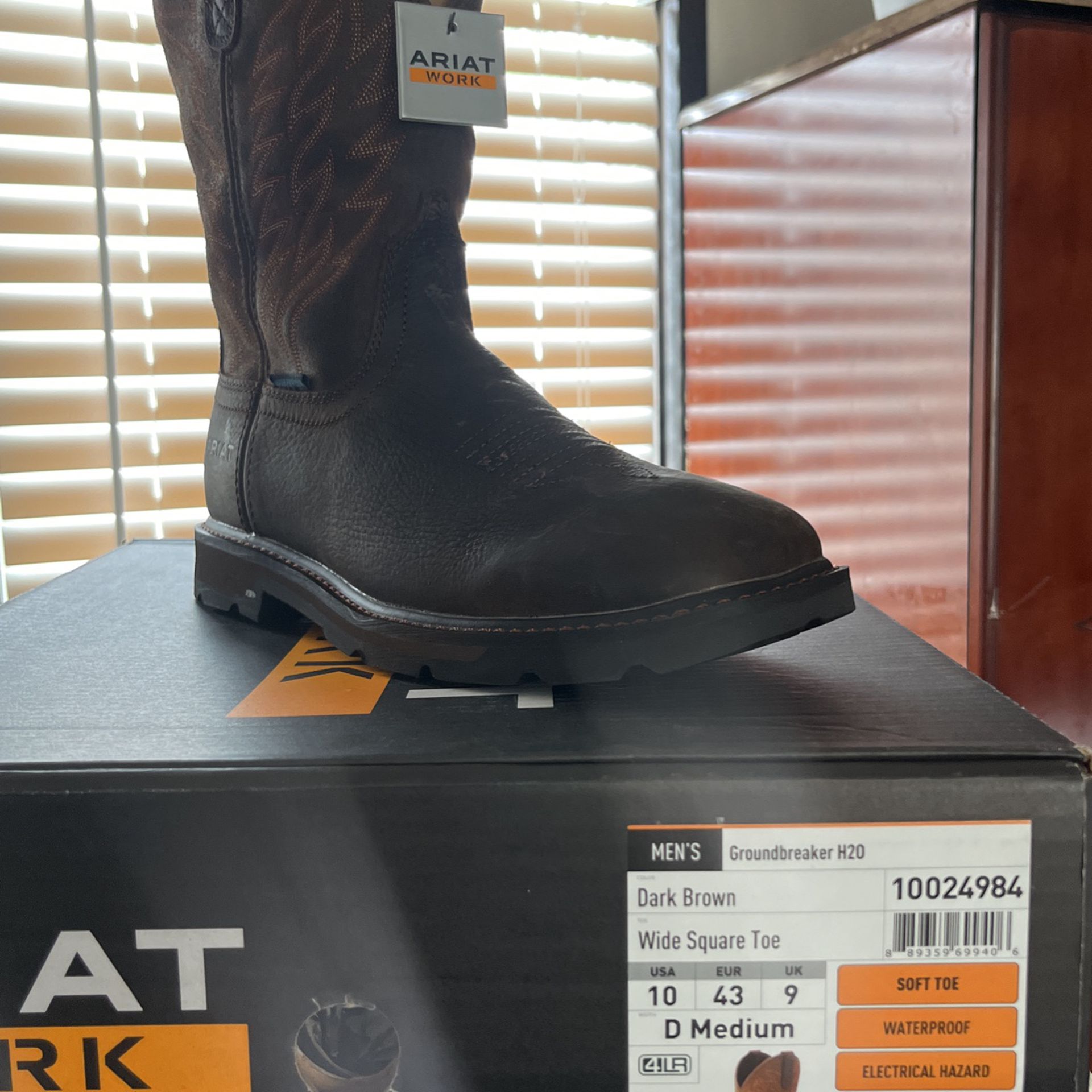 BRAND NEW Ariat Steel Toe Boots