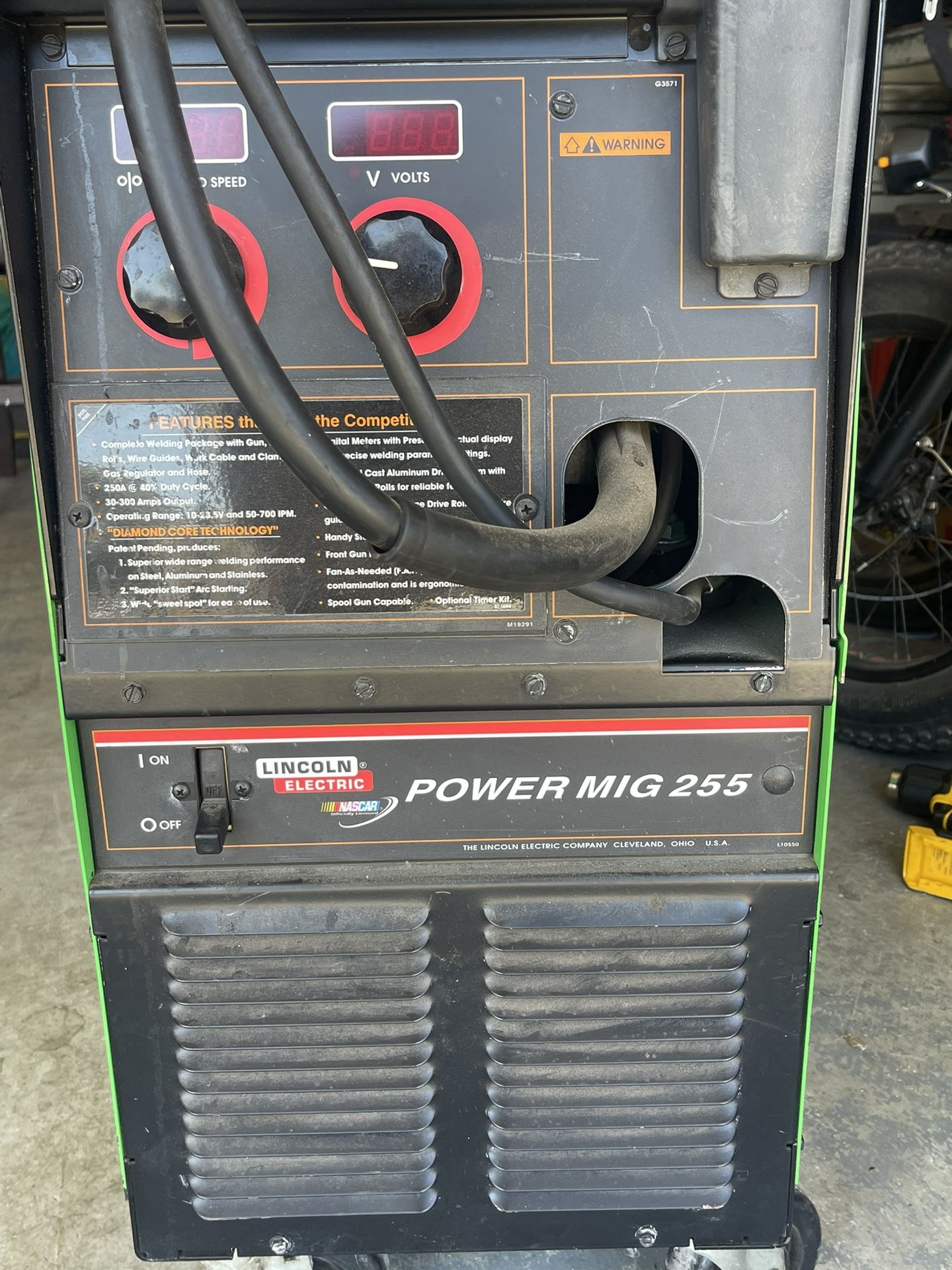 Lincoln power MiG 255 Welder Special Edition