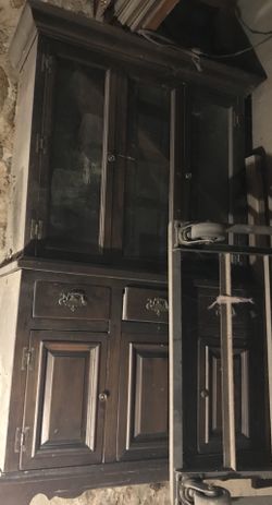 Old antique hutch 4’x6’ high need moved ASAP