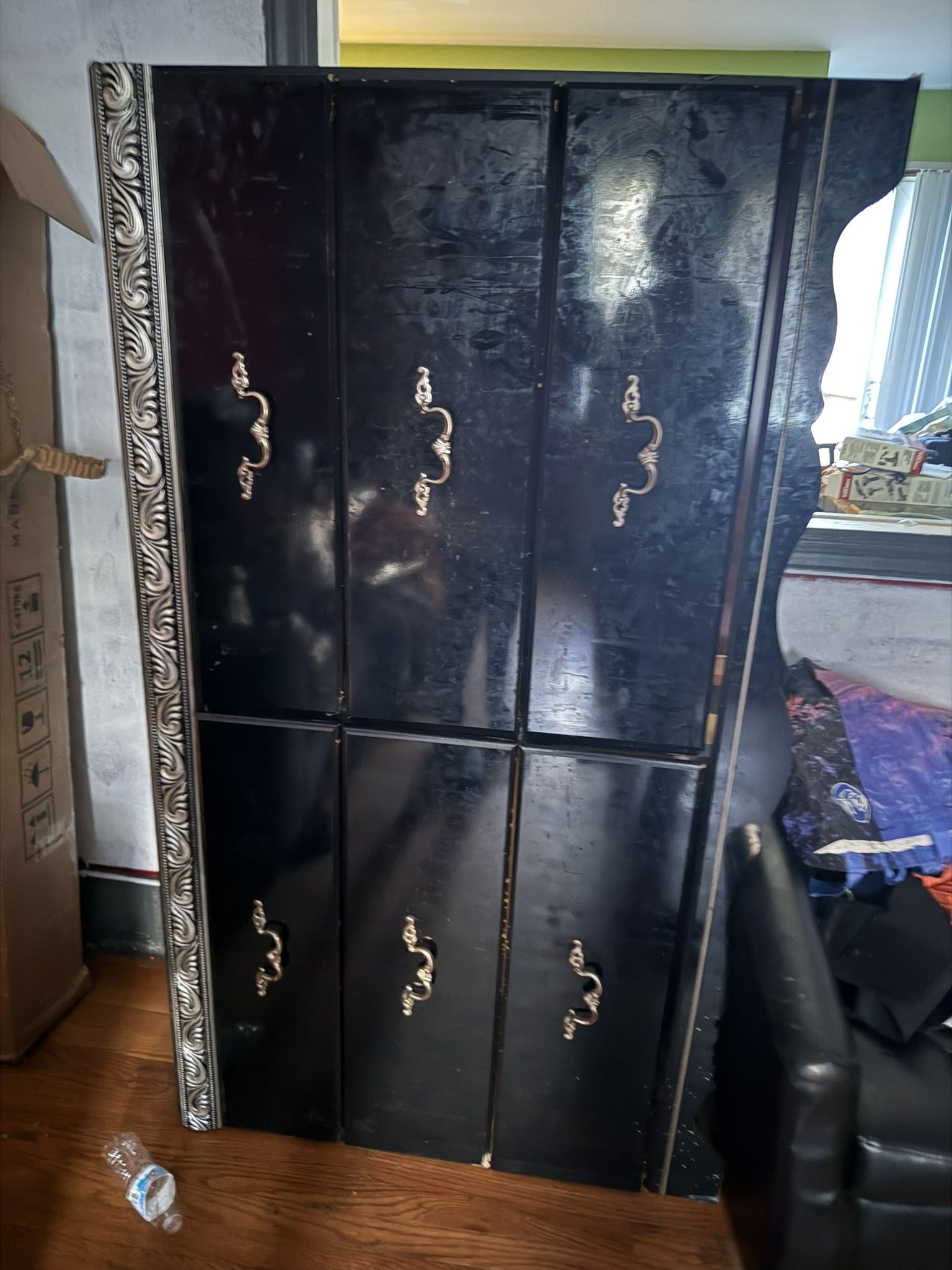 Queen Size Headboard And Dresser With Mirror