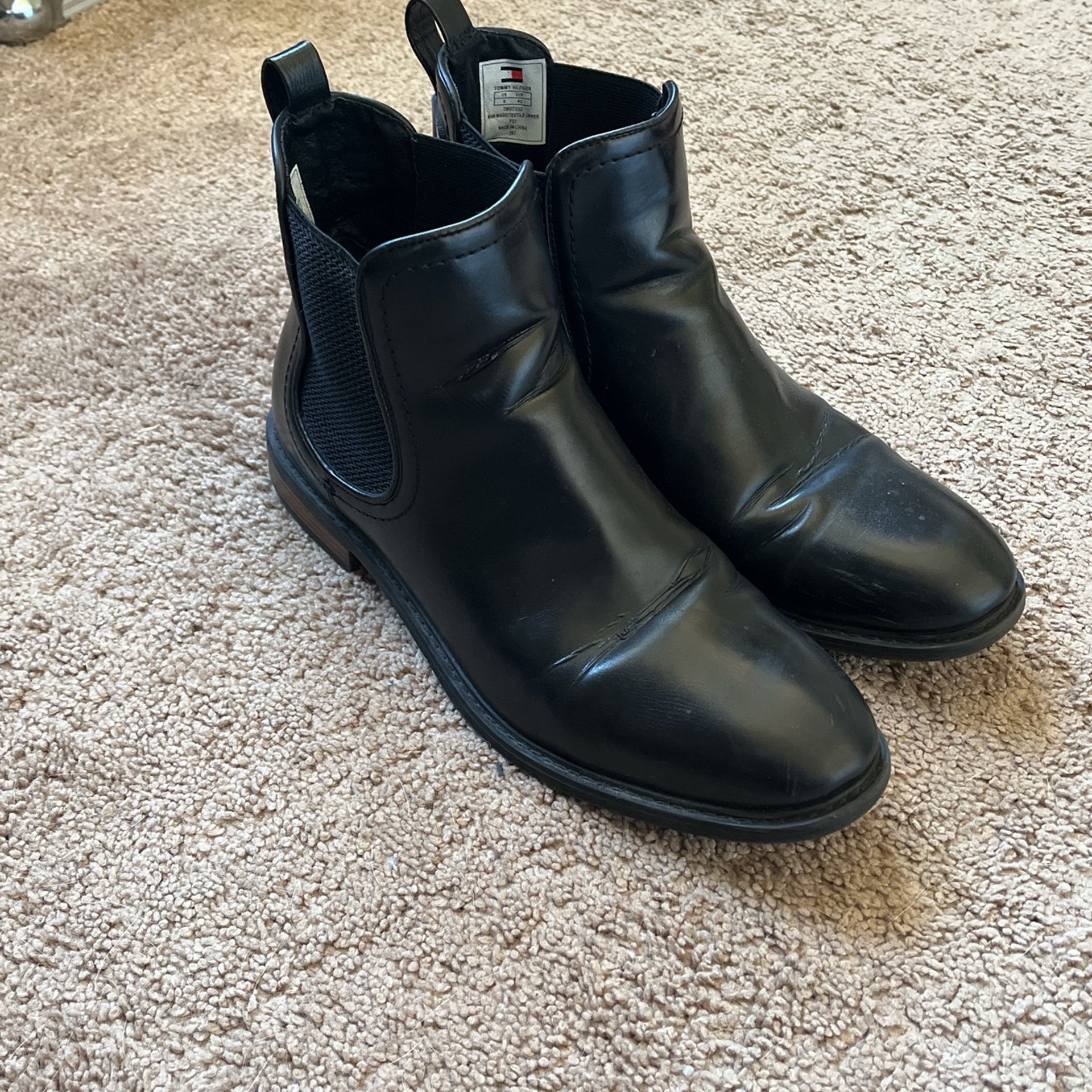 Tommy Hilfiger Cheadle boots Size 9