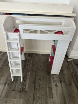 Doll bed-used
