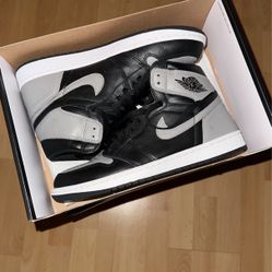 Jordan Retro 1 Shadow