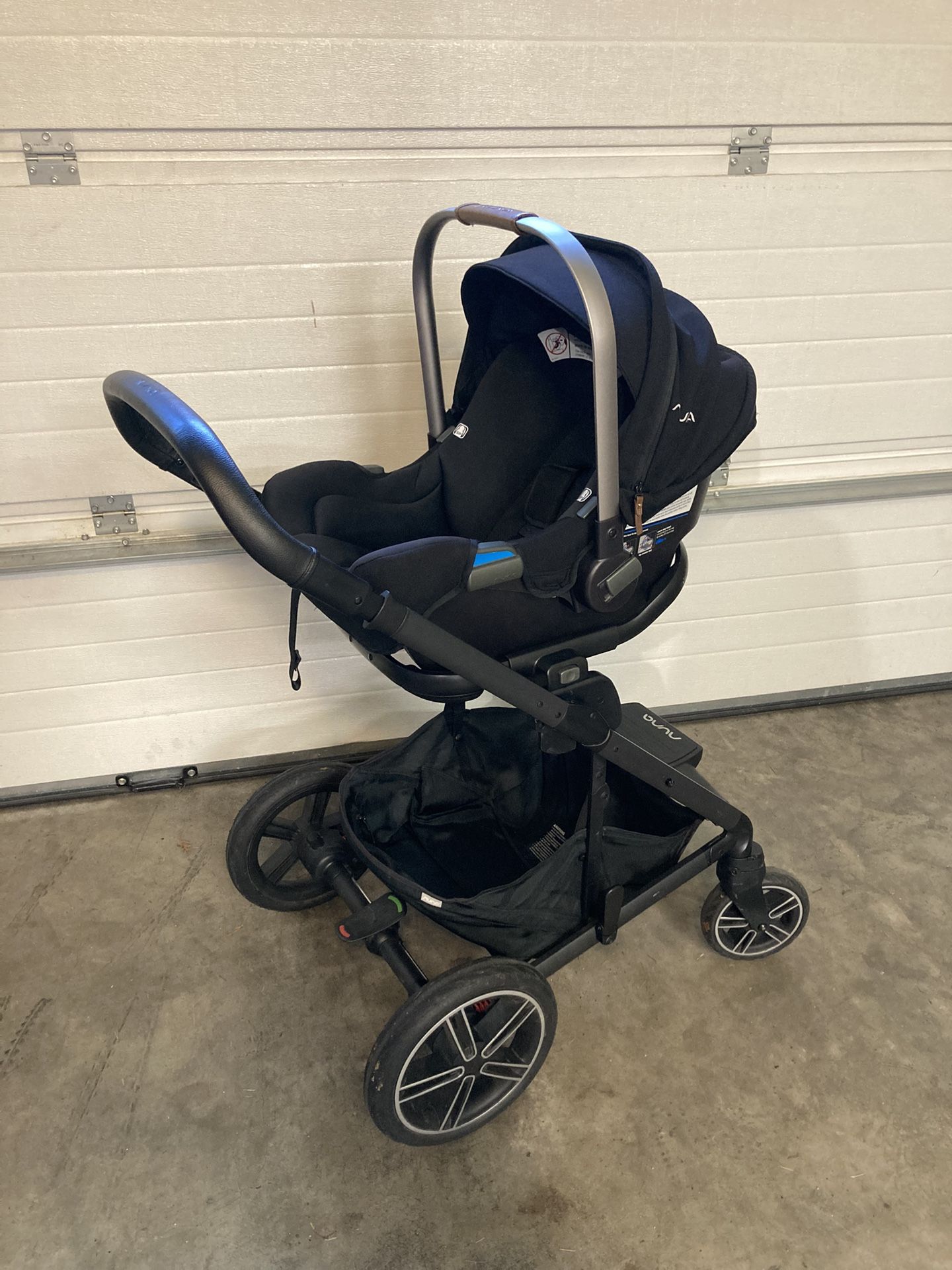 Nuna Mixx Stroller Frame and Pipa Car Seat & Base Travel System