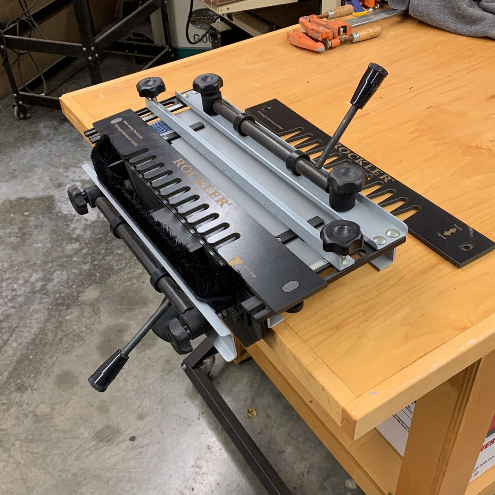 Rockler Dovetail Jig for Sale in Corona, CA OfferUp