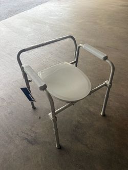 Commode toilet