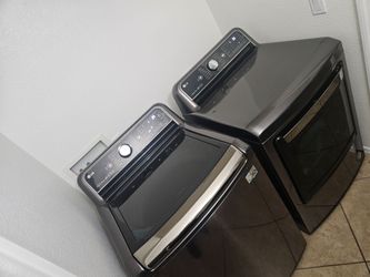 LG WASHER AND DRYER  SET