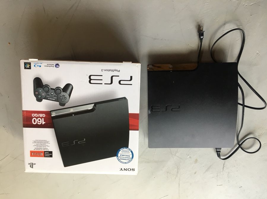 PS3, 160GB with 2 controllers and 6 games