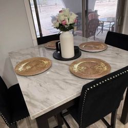 Gorgeous ‼️5-pc counter Height dining set with black velvet upholstered chairs