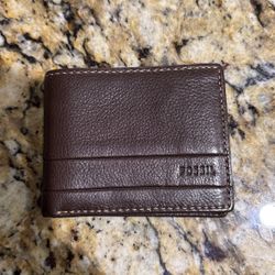 NEW  Fossil Wallet - Men’s