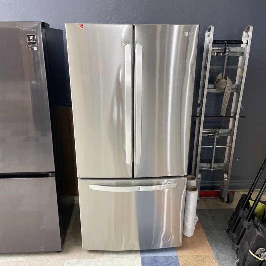 LG 33’ Wide Refrigerator Scratch And Dent Special 