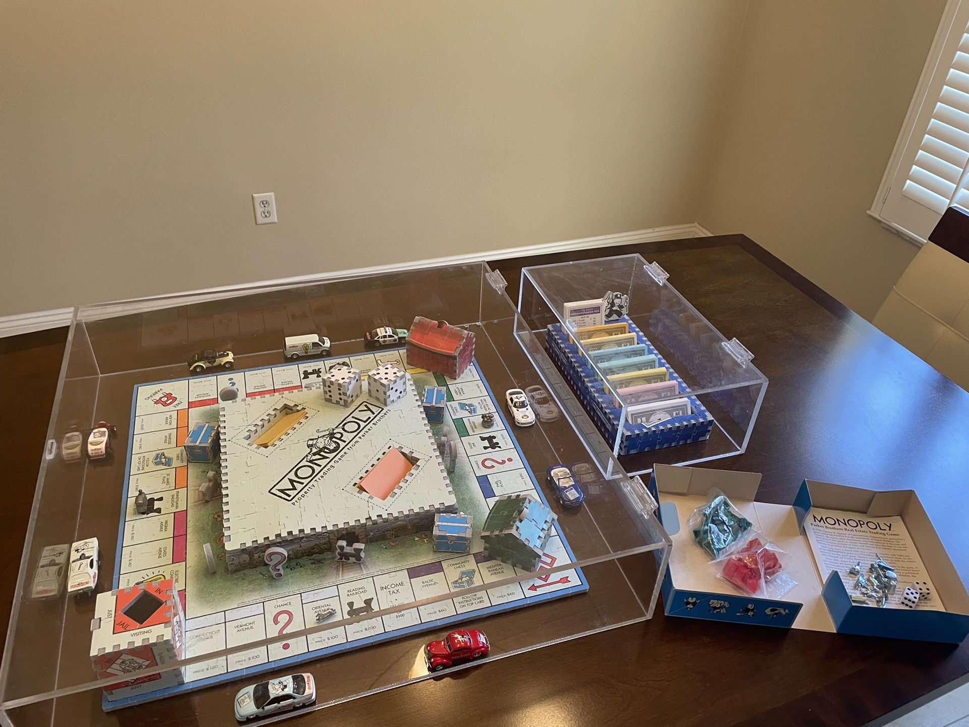 Monopoly Puzzle 3D Board Game Hasbro 1998 (Assembled) In Plexiglass Case & Collectible Monopoly Cars