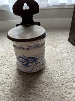 Onion box or ceramic decor