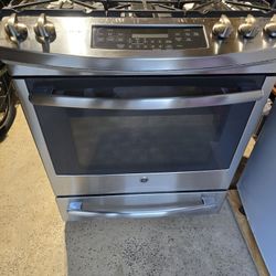 GE PROFILE GAS RANGE/STOVE 