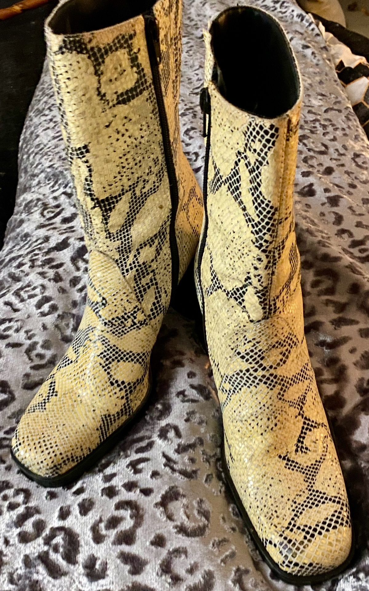 Snakeskin Black And Beige Boots