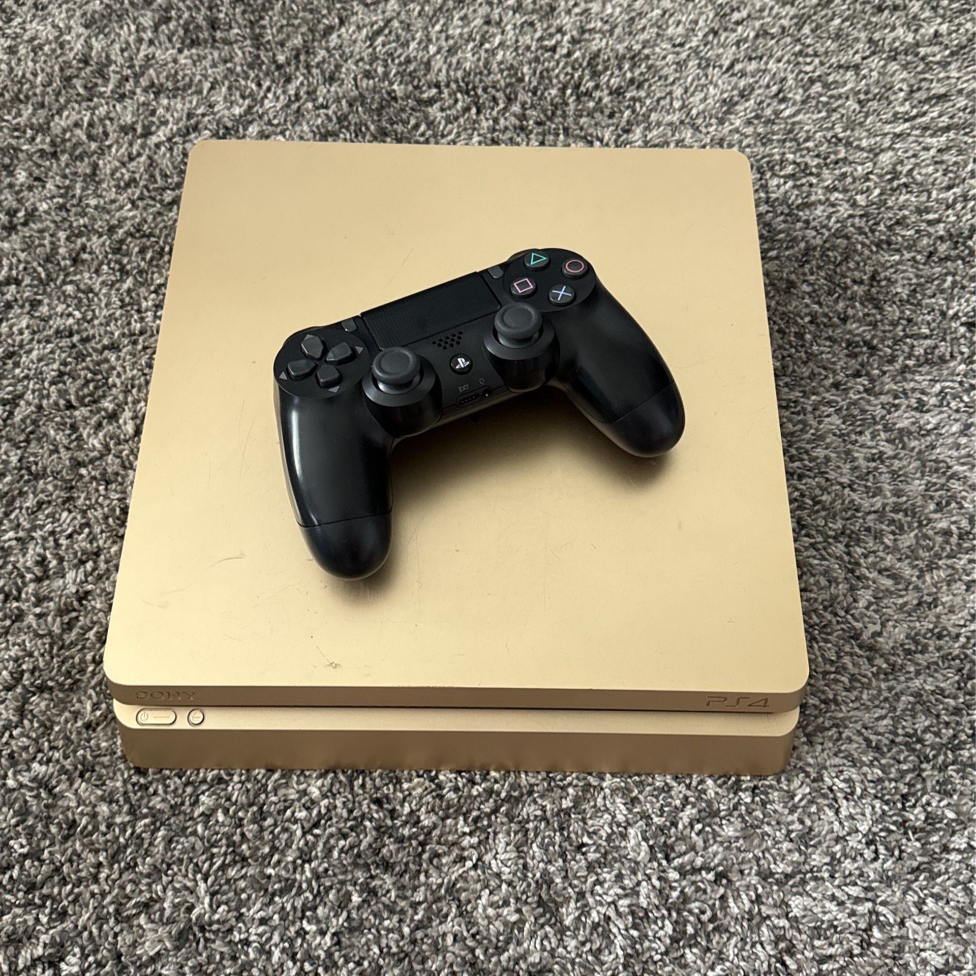 GOLD PS4