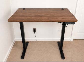 Adjustable Standing Desk – Sit/Stand