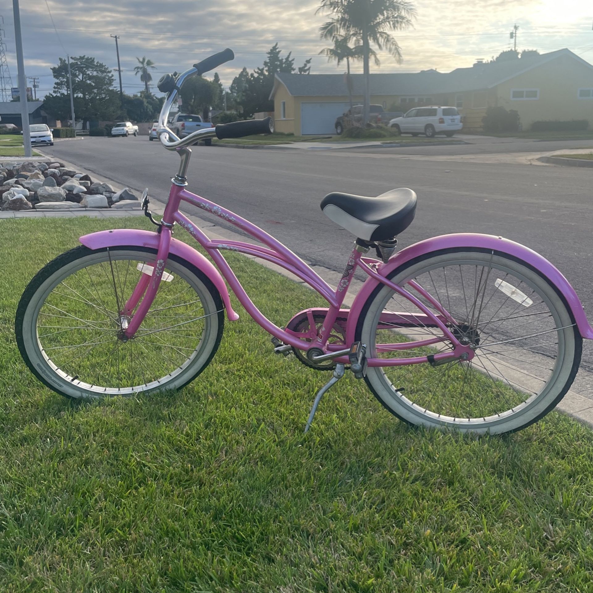 Pink Electra Cruiser Bike 24 Inch