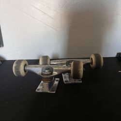 skateboard wheels and trunks baker