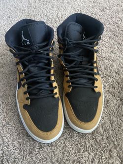 Jordan 1s Mid Size 8 