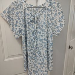Pretty Blue Flowered Blouse New (L)
