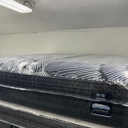 KING SIZE SERTA PERFECT SLEEPER QUILTED HYBRID (MEDIUM) MATTRESS & BOX SPRINGS BED SET