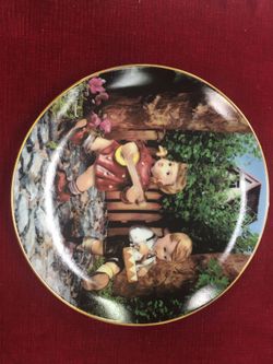 H.I Hummel “Private Parade” porcelain collectible plate