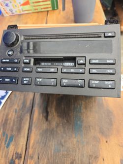 Nice stereo  CD  CASSETTE  RADIO  ORIGINAL  EQUIPMENT