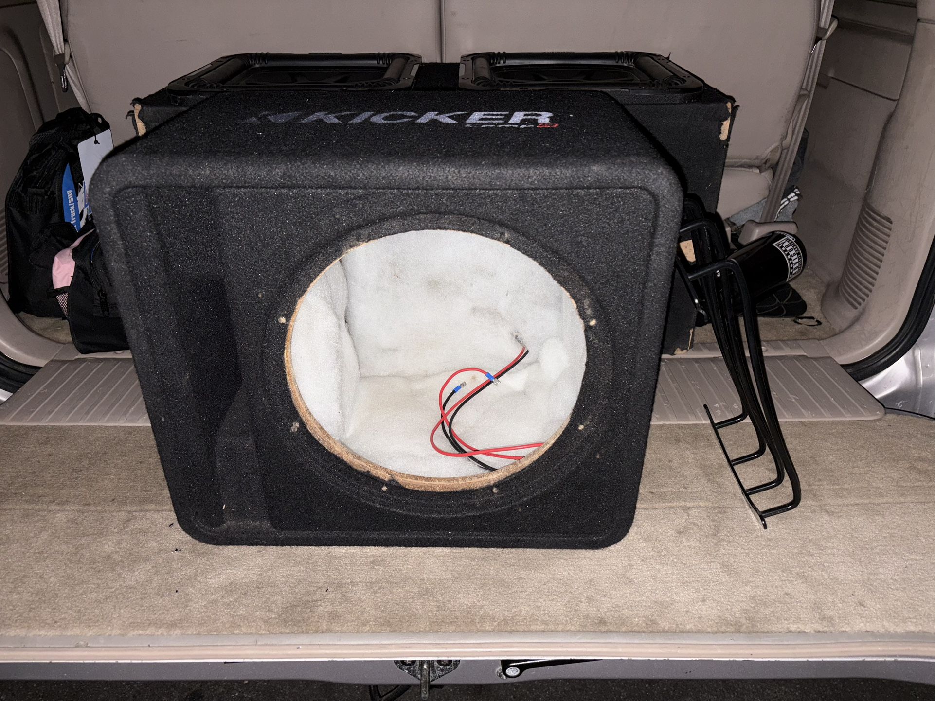 12 inch Kicker Comp R Box + Grill