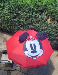 MINNIE MOUSE BEACH UMBRELLA