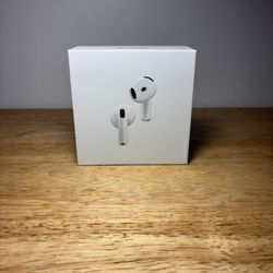 AirPods 4th Generation - Excellent Condition 
