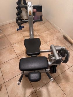 Life Fitness Ab Crunch Machine