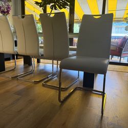 City Furniture White Modern Dinning Chairs X4