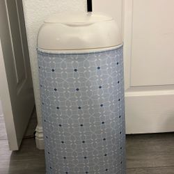 Genie Diaper Trash Can 