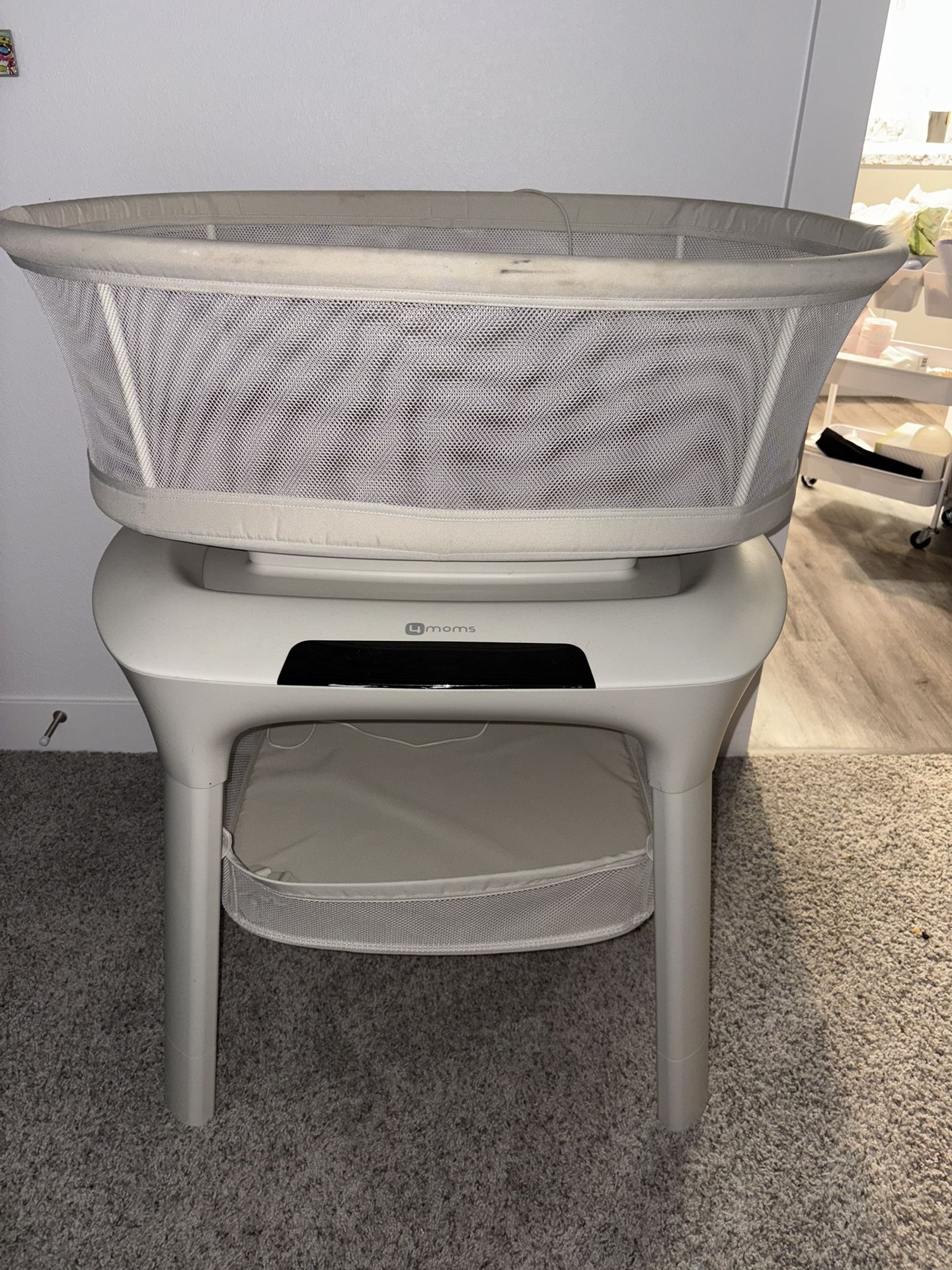 4moms MamaRoo Sleep Bassinet – Gently Used 