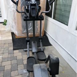 Elliptical Life fitness  