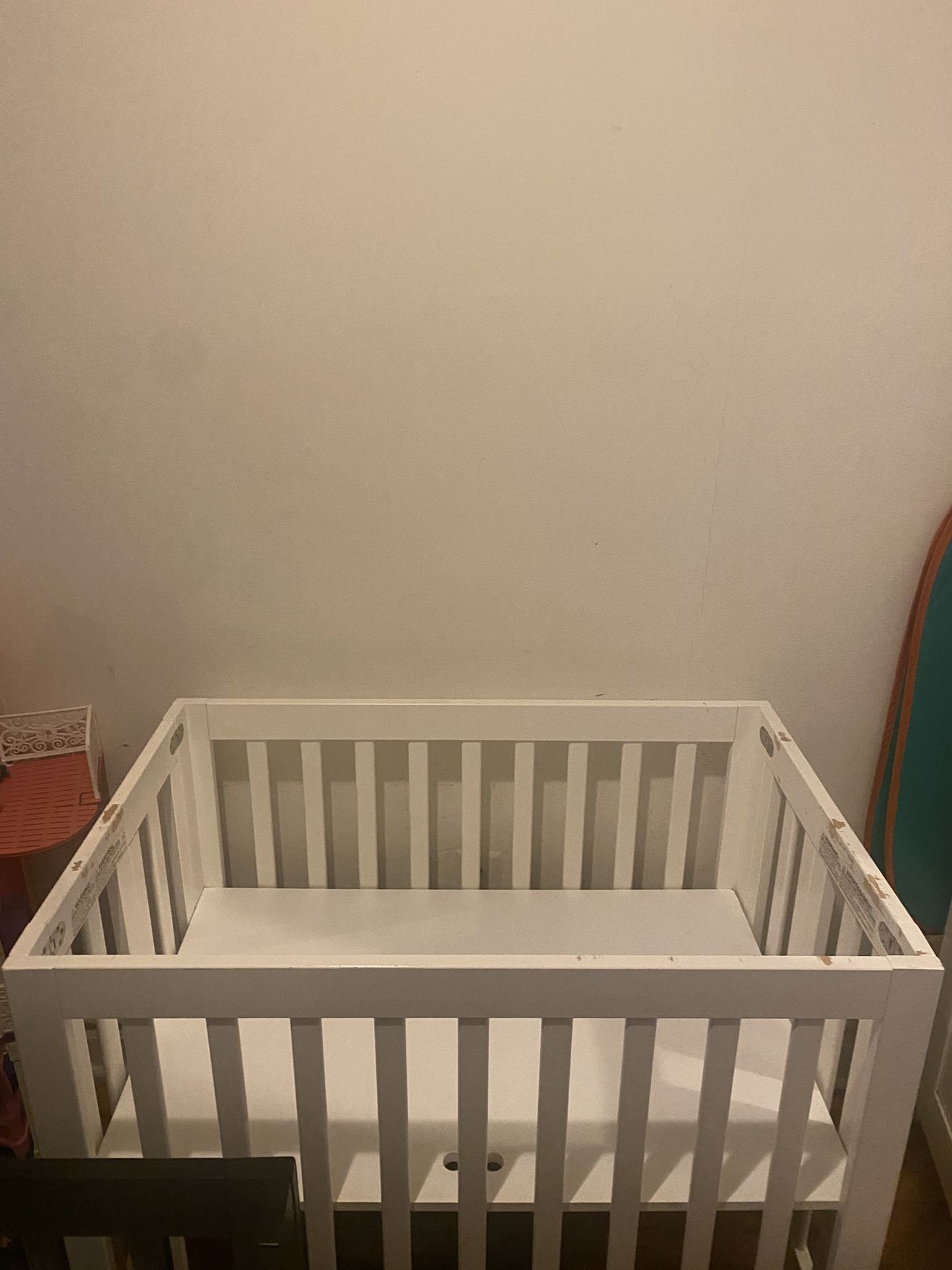 Foldable Mini Crib White Baby Crib