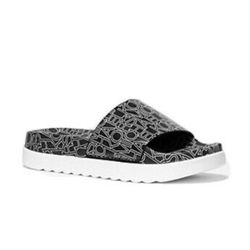 Brand New Michael Kors slide Size US 9M