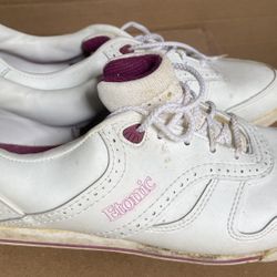 Etonic Golf Shoes ST 8006 Womens 9.5 M White Leather Removeable Kiltie Metal Spike