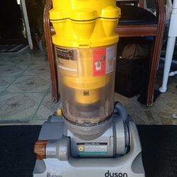 Dyson DC 14 Vacuum Cleaner 