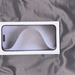 iPhone 15 Pro Max 1TB Unlocked 450$