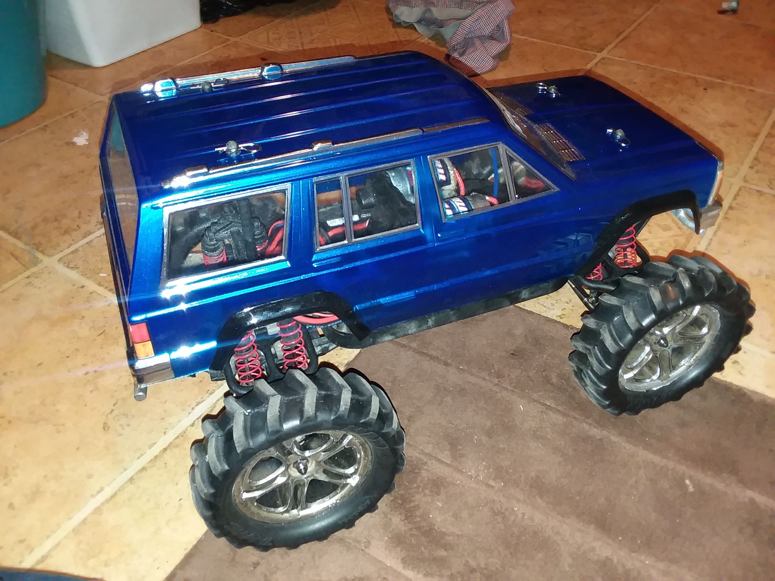 Custom traxxas emaxx